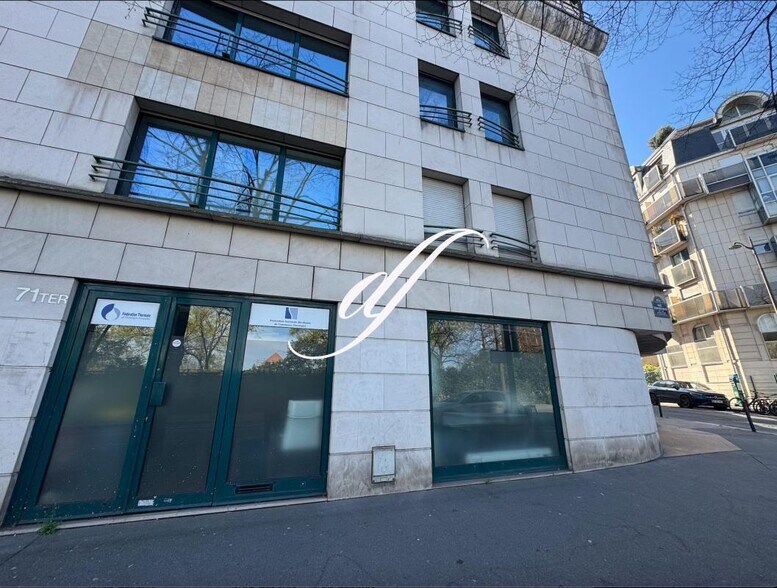 Retail in Paris to rent - Building Photo - Image 2 of 8