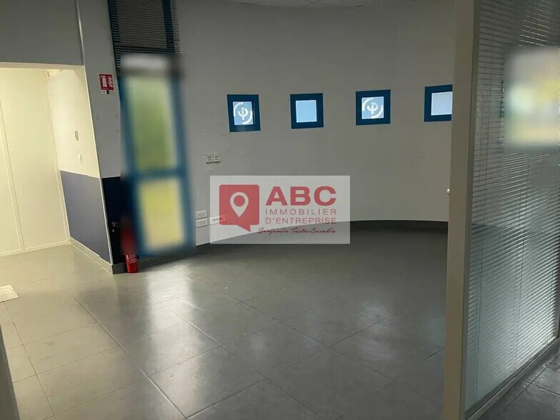 Office in Montpellier to rent - Building Photo - Image 3 of 8