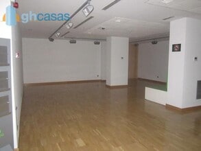 Retail in Ciudad Real, Ciudad Real to rent Interior Photo- Image 2 of 7