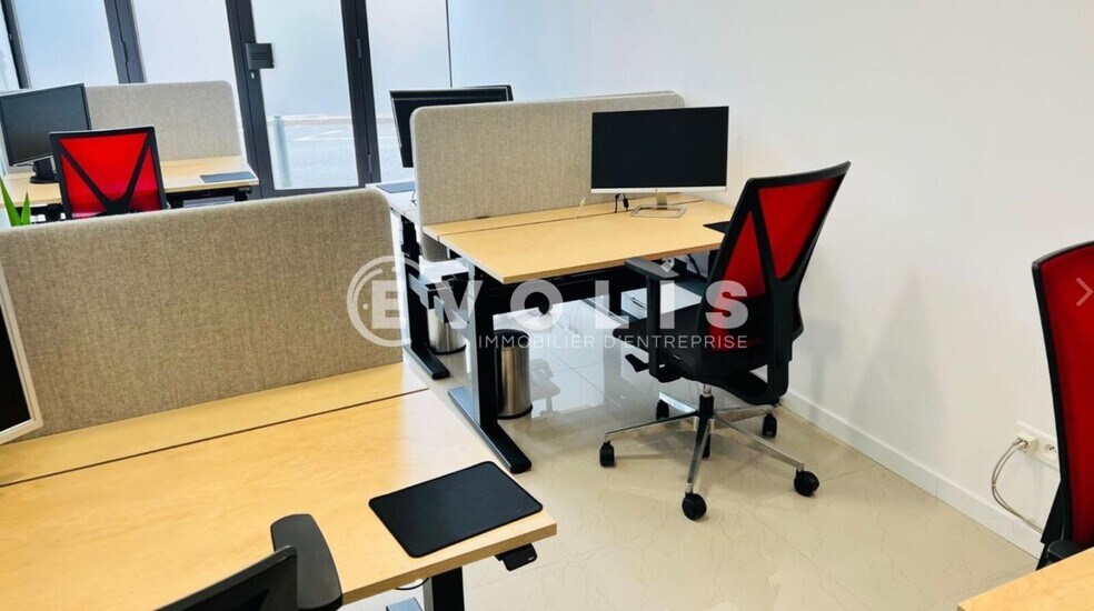 Office in Chaville to rent - Interior Photo - Image 2 of 4