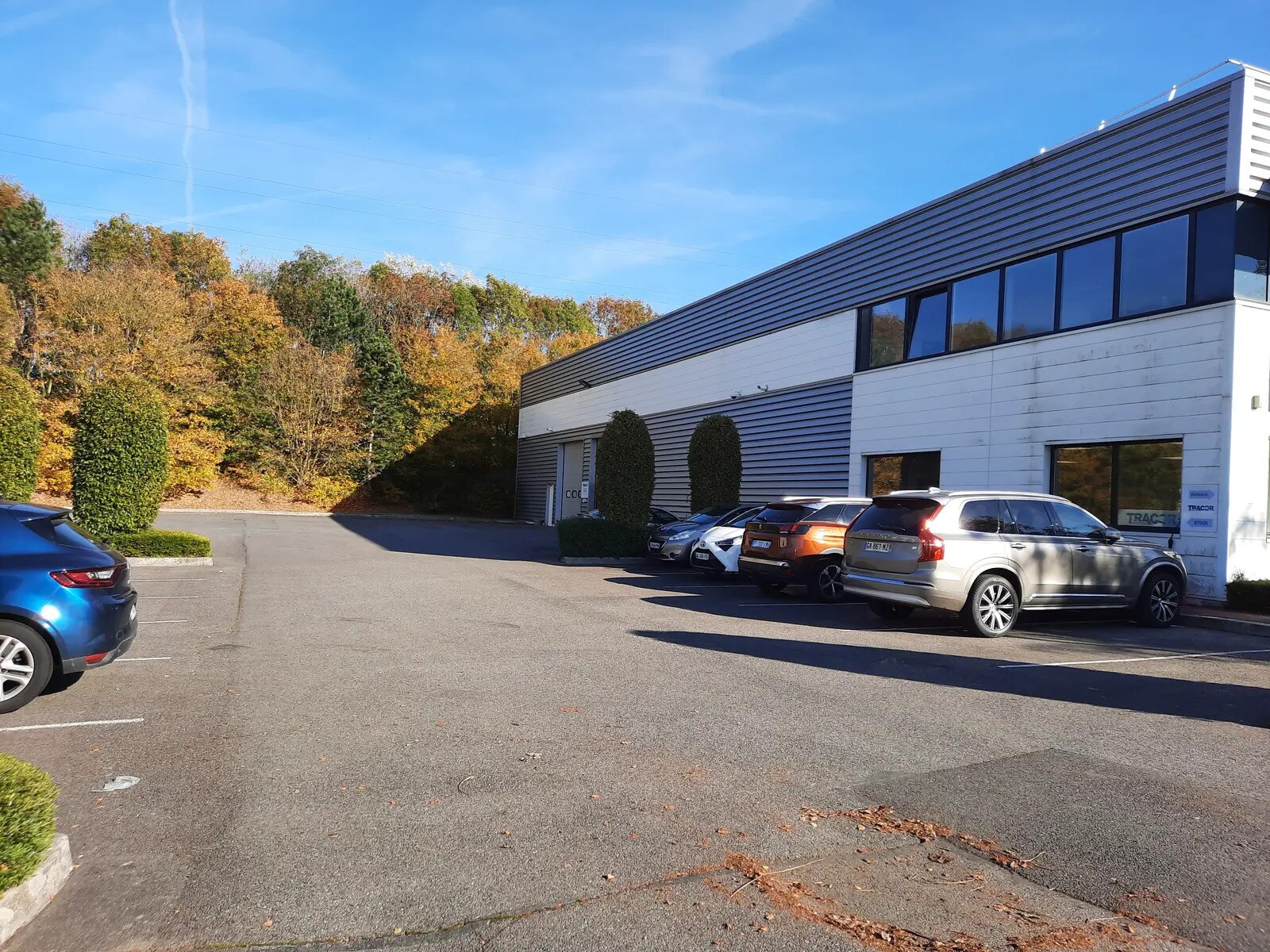 Light Industrial in Lisses to rent Building Photo- Image 1 of 6