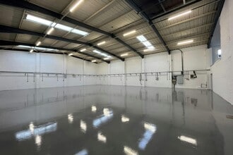 Athena Ave, Swindon to rent Interior Photo- Image 2 of 7