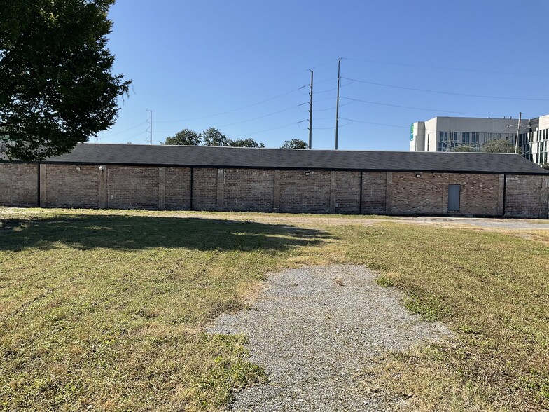 120 N Roman St, New Orleans, LA for rent - Building Photo - Image 2 of 4