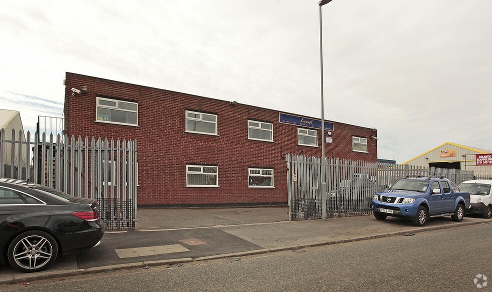 Bradman Rd, Liverpool to rent - Building Photo - Image 2 of 2