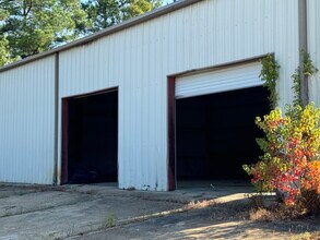 1014 Industrial Park Dr, Clinton, MS for rent Building Photo- Image 2 of 4