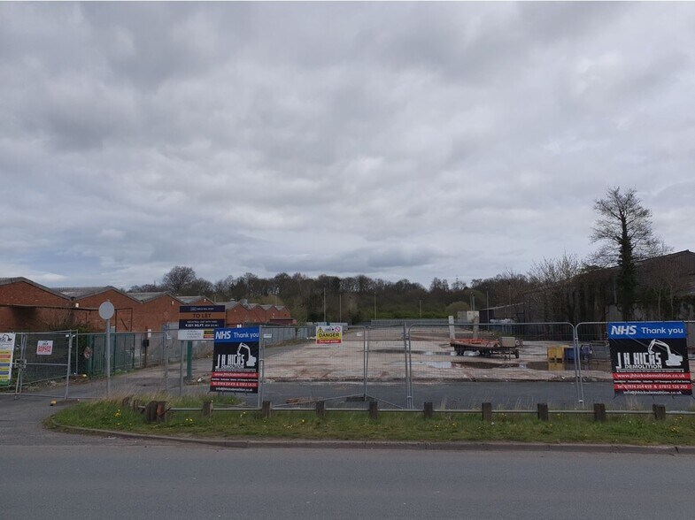 27 Power Station Rd, Rugeley for sale - Building Photo - Image 1 of 1