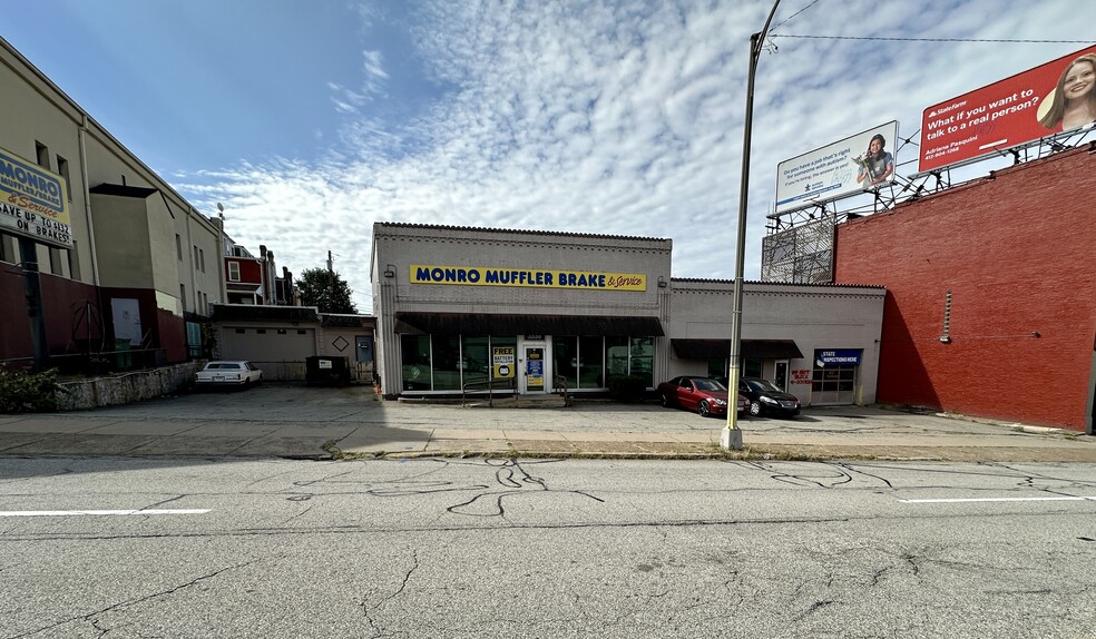 3530 Boulevard of the Allies, Pittsburgh, PA for rent - Building Photo - Image 1 of 3