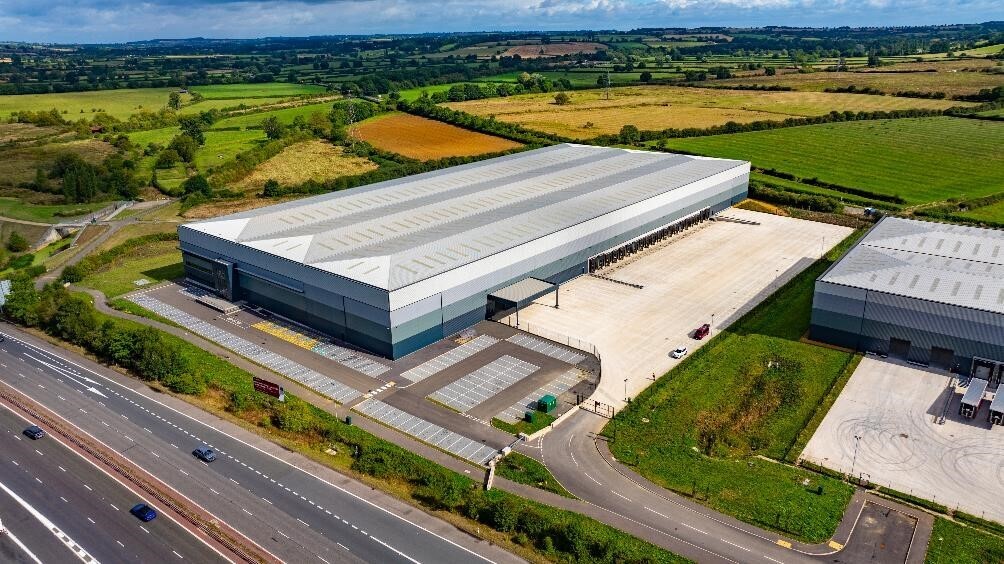 J11 M40 Frontier Park, Banbury to rent Building Photo- Image 1 of 5