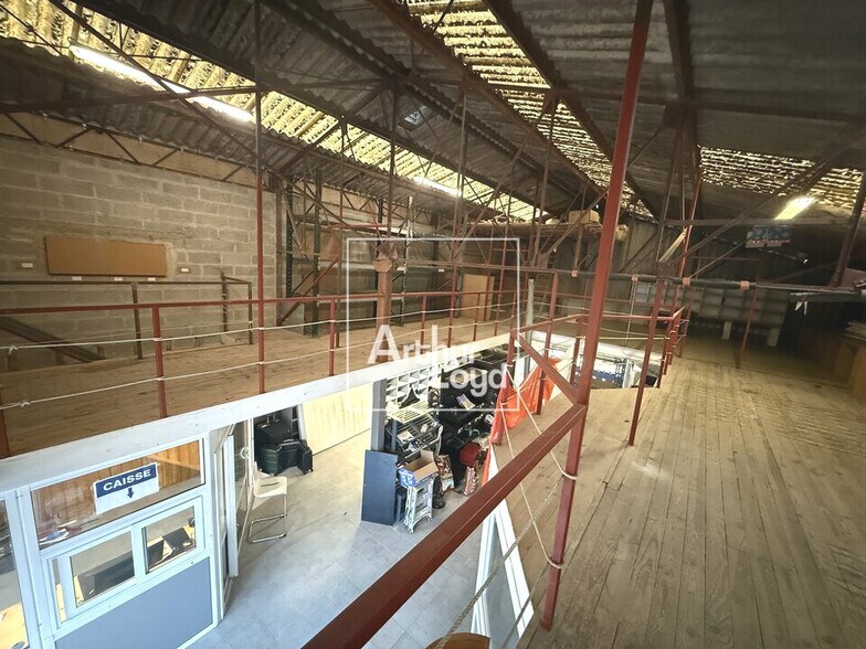 Land in Esbly to rent - Interior Photo - Image 3 of 4