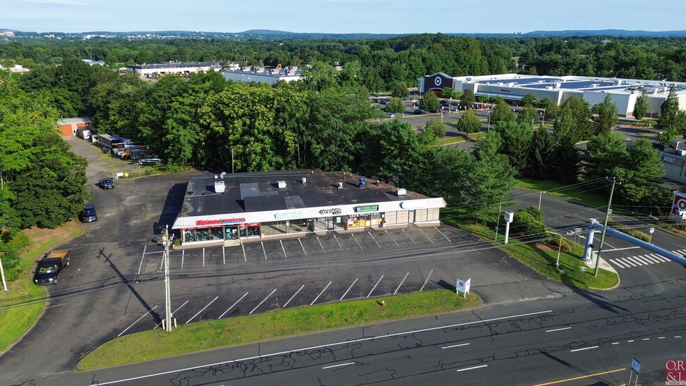 3269-3281 Berlin Tpke, Newington, CT to rent - Building Photo - Image 3 of 14