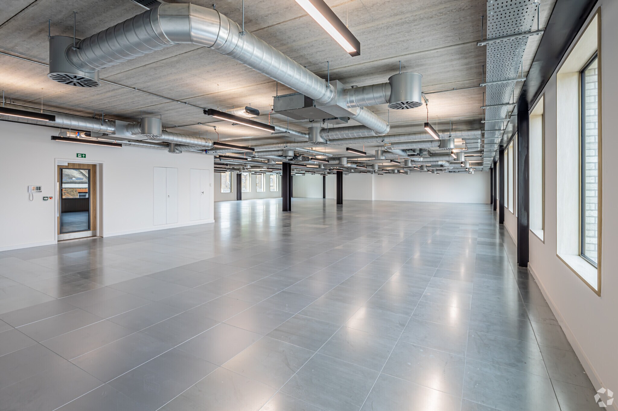 10 White Lion St, London to rent Interior Photo- Image 1 of 3