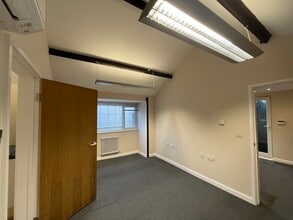 106 St. Albans Rd, Sandridge to rent Interior Photo- Image 1 of 3