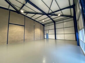 Broomloan Pl, Glasgow to rent Interior Photo- Image 2 of 5