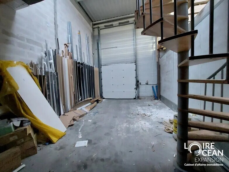 Light Industrial in Nantes to rent - Interior Photo - Image 1 of 4