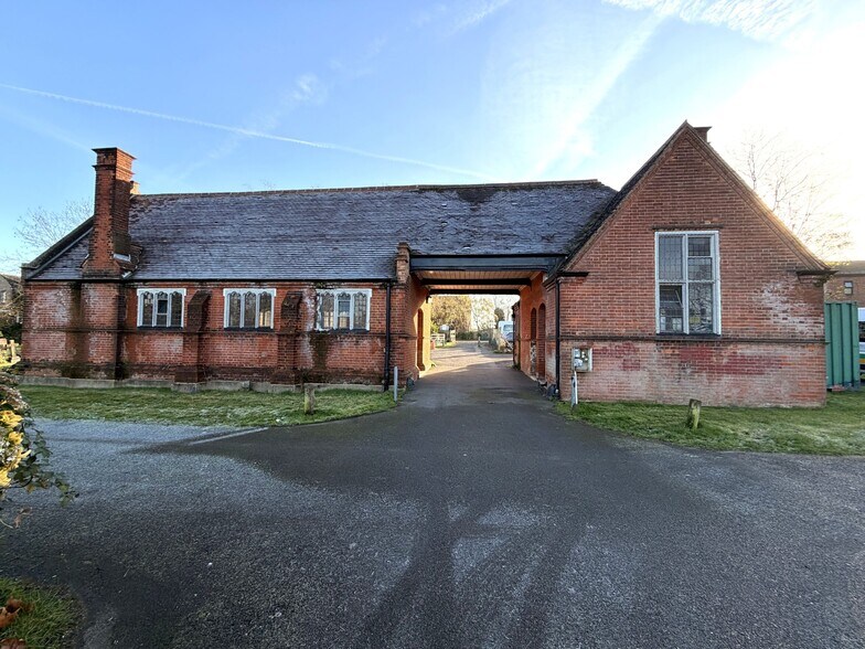 64 Pinner Rd, Harrow to rent - Primary Photo - Image 1 of 4