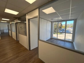 Office in Marseille to rent Building Photo- Image 1 of 2