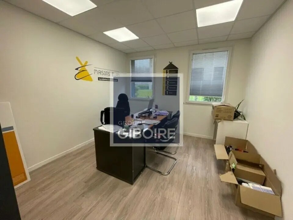 Vente Bureaux 323 m² - Photo 1