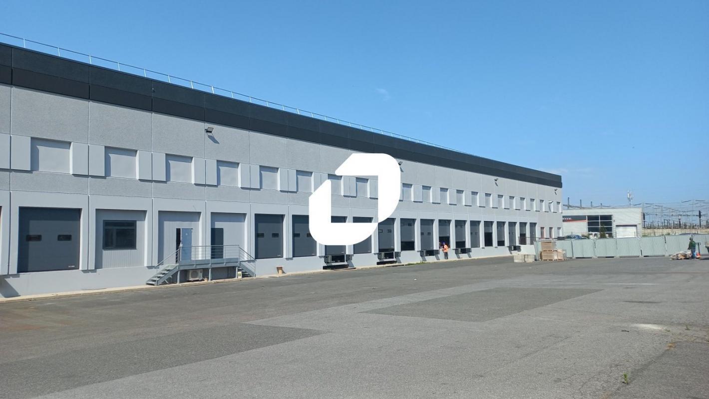 Industrial in Lisses to rent Building Photo- Image 1 of 10