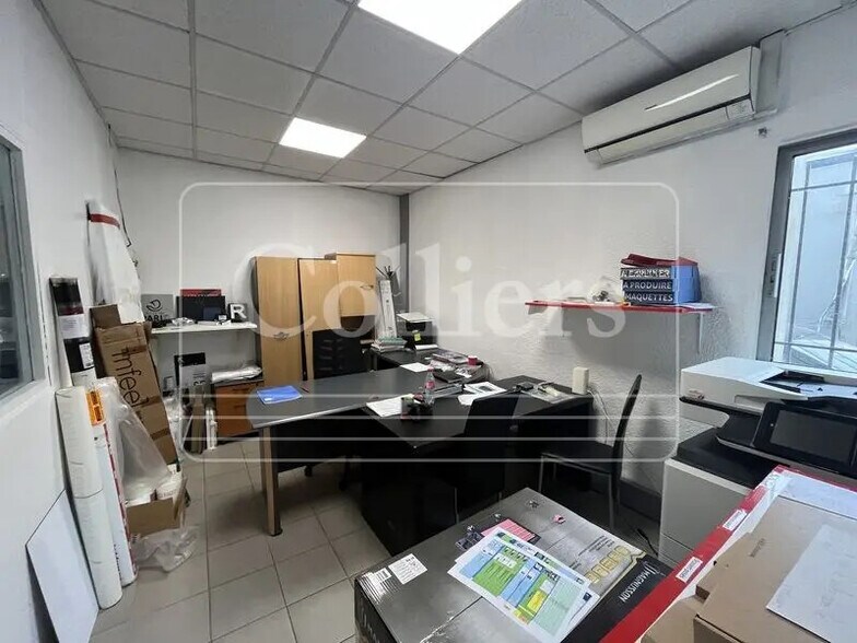 Light Industrial in Marseille to rent - Interior Photo - Image 3 of 5