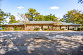 1092 Johnnie Dodds Rd, Mount Pleasant, SC for rent Building Photo- Image 1 of 26