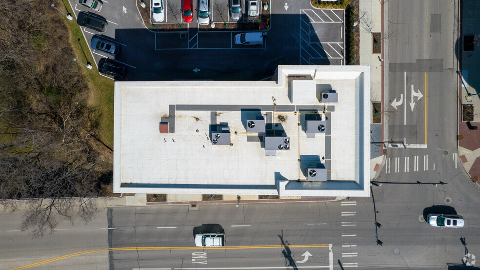 2106 E Main St, Bexley, OH for rent - Aerial - Image 3 of 10