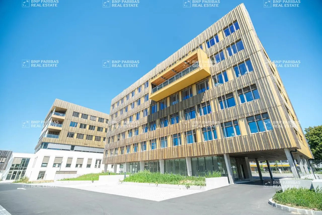 Office in Cesson-Sévigné for sale Primary Photo- Image 1 of 10