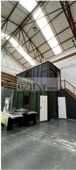 Industrial in Épinay-sur-Seine to rent - Interior Photo - Image 2 of 3