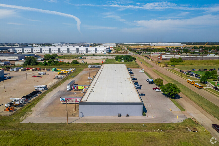 8900-8936 Oak Grove Rd, Fort Worth, TX for rent - Aerial - Image 3 of 3