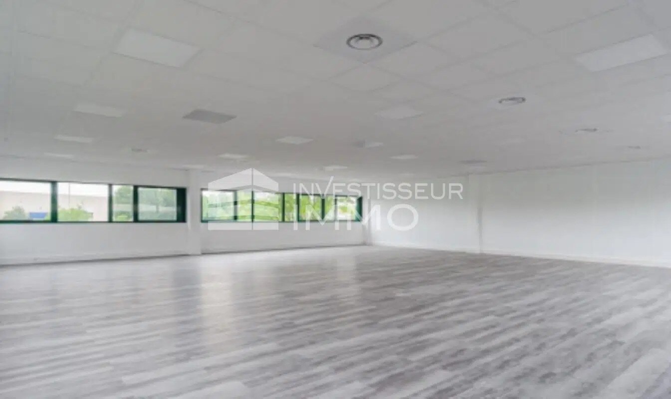 Office in Gennevilliers to rent Interior Photo- Image 1 of 5