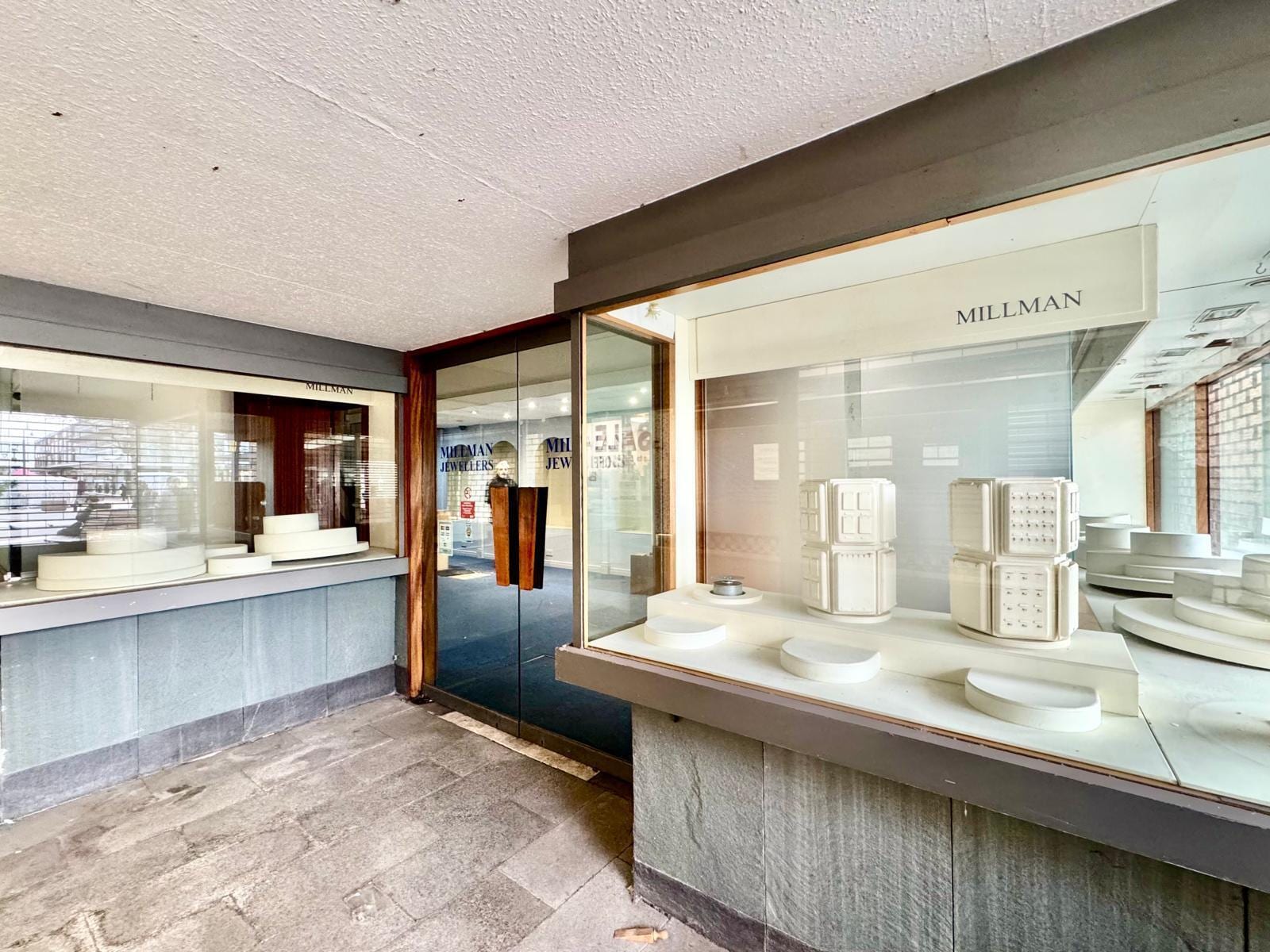 1-18 Church Arcade, Bedford to rent Building Photo- Image 1 of 59