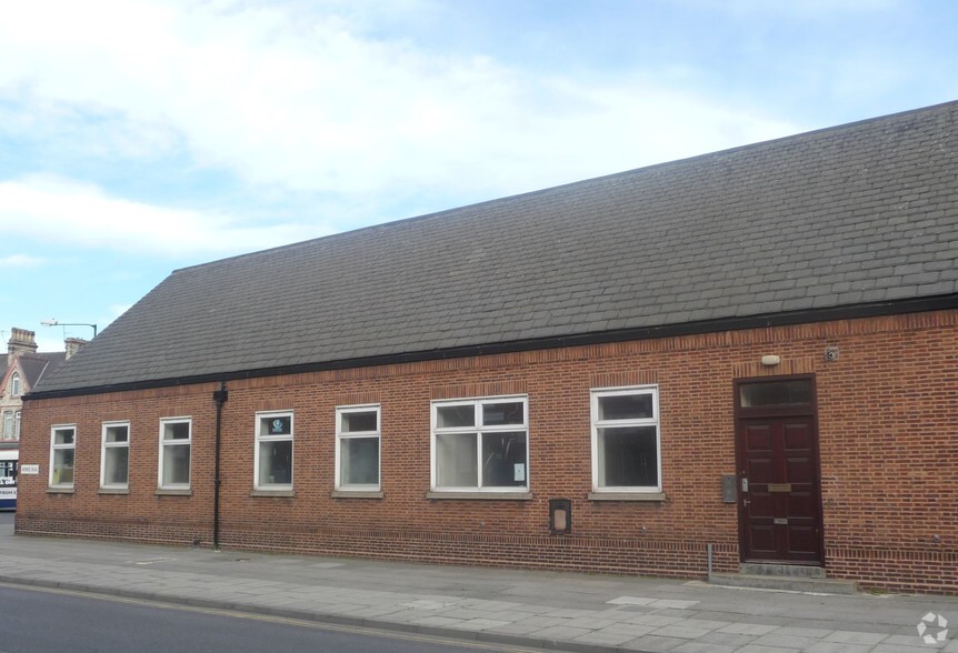 Avenue Rd, Hartlepool for rent - Primary Photo - Image 1 of 2