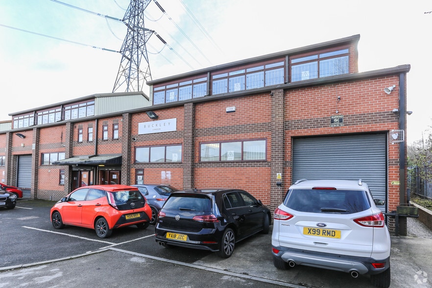 Wyther Dr, Leeds to rent - Building Photo - Image 3 of 6