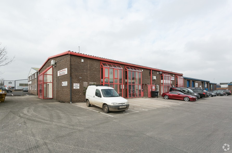 11 Sea King Rd, Yeovil for sale - Primary Photo - Image 1 of 1