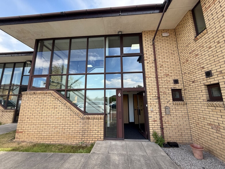 Pittman Way, Preston to rent - Building Photo - Image 2 of 17