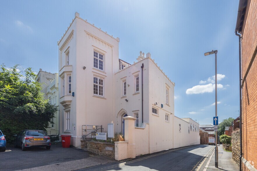 1-4 Spencer Para, Northampton for sale - Primary Photo - Image 1 of 1