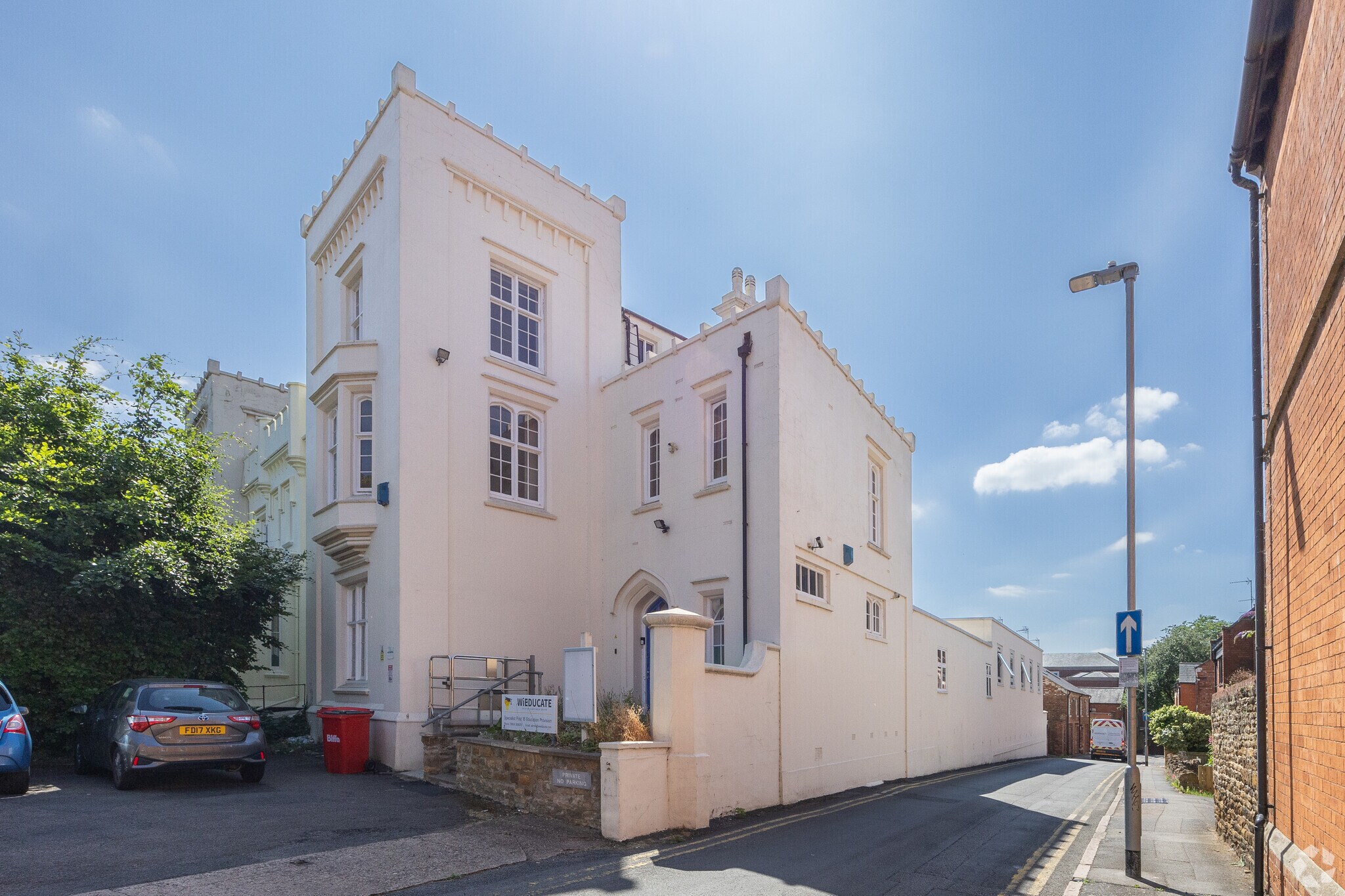 1-4 Spencer Para, Northampton for sale Primary Photo- Image 1 of 1