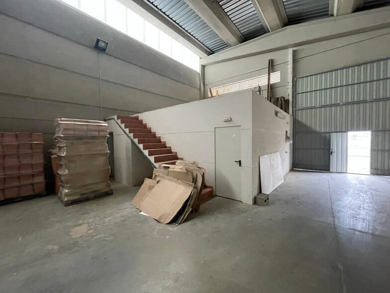 Calle Guillermo Marconi, 1, Cáceres, Cáceres to rent - Building Photo - Image 3 of 10