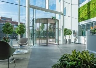 60 Norden Rd, Maidenhead to rent Building Photo- Image 1 of 2