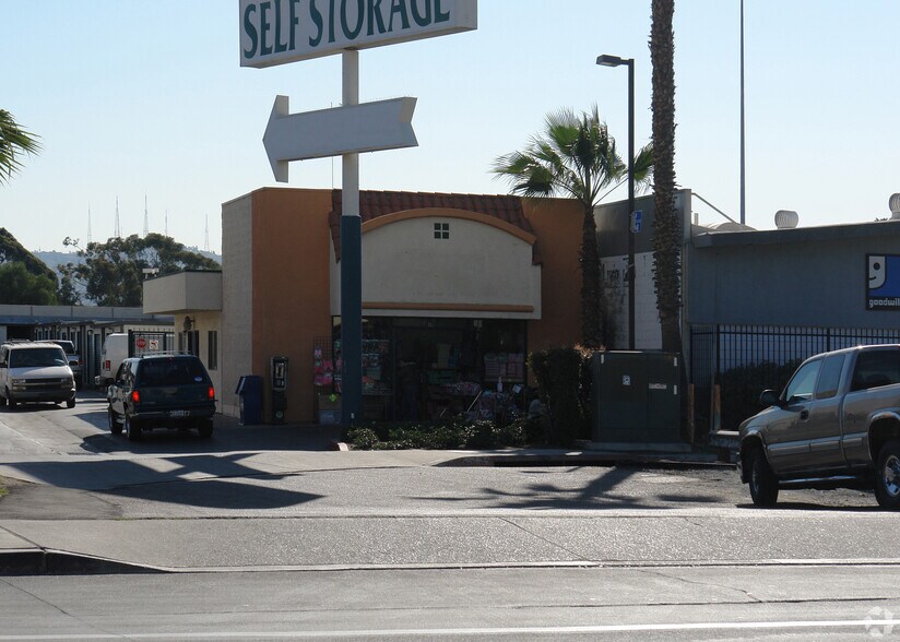 644 E San Ysidro Blvd, San Ysidro, CA for rent - Building Photo - Image 3 of 3