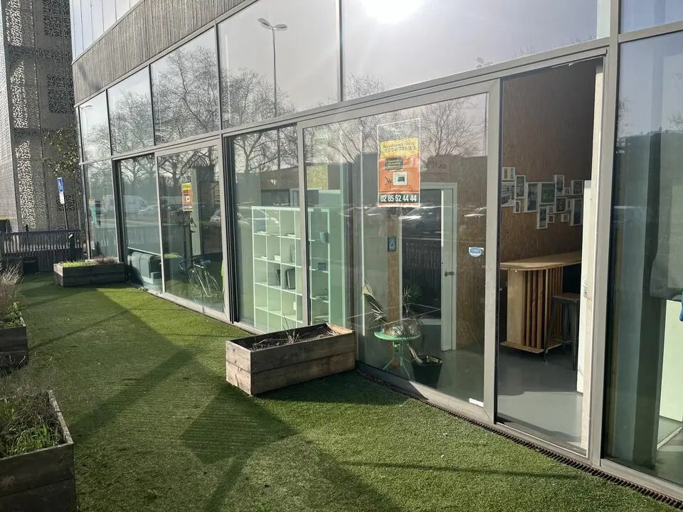 Vente Bureaux 230 m² - Photo 1