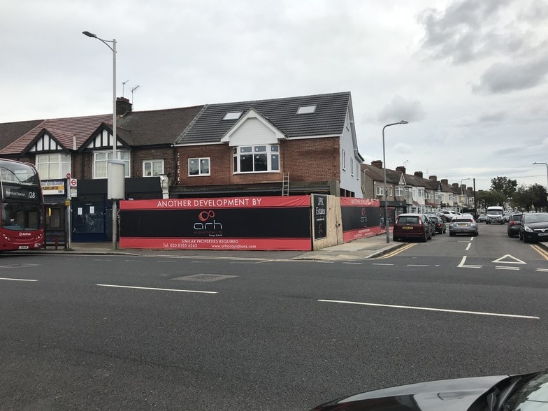576 Cranbrook Rd, Ilford for sale - Primary Photo - Image 1 of 1