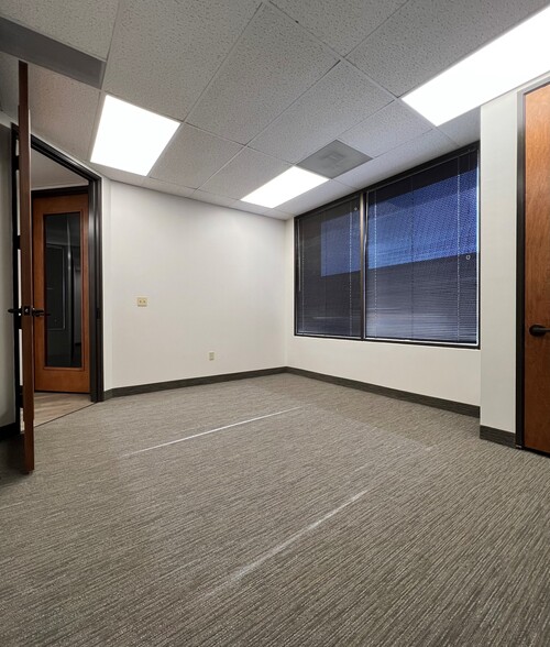 6350 LBJ Fwy, Dallas, TX for rent - Interior Photo - Image 3 of 8