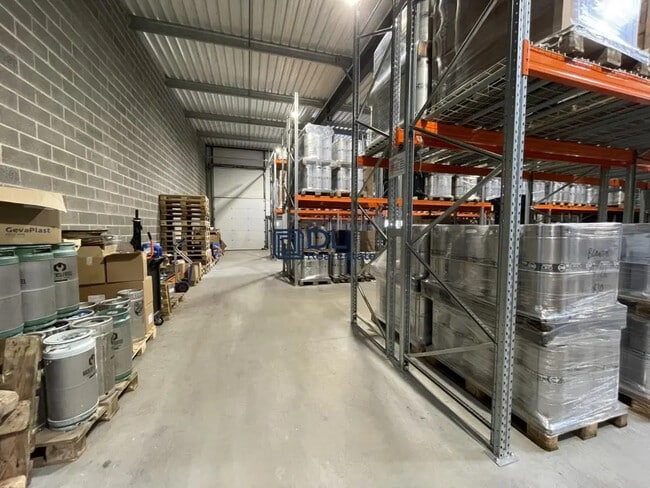 Location Local d'activités 410 m²