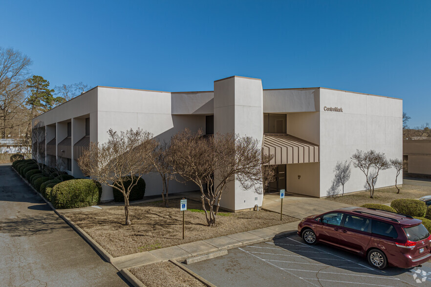 10220 W Markham, Little Rock, AR for rent - Building Photo - Image 1 of 8