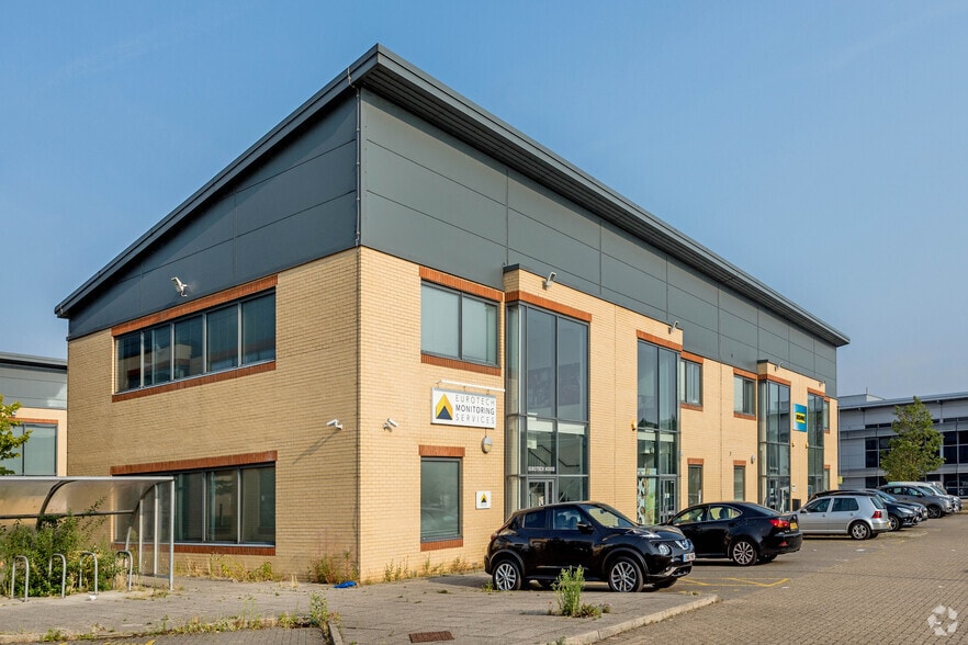 6 Kinetic Cres, Enfield for sale - Primary Photo - Image 1 of 1