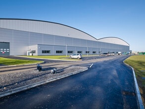 Langford Ln, Kidlington to rent Building Photo- Image 1 of 11