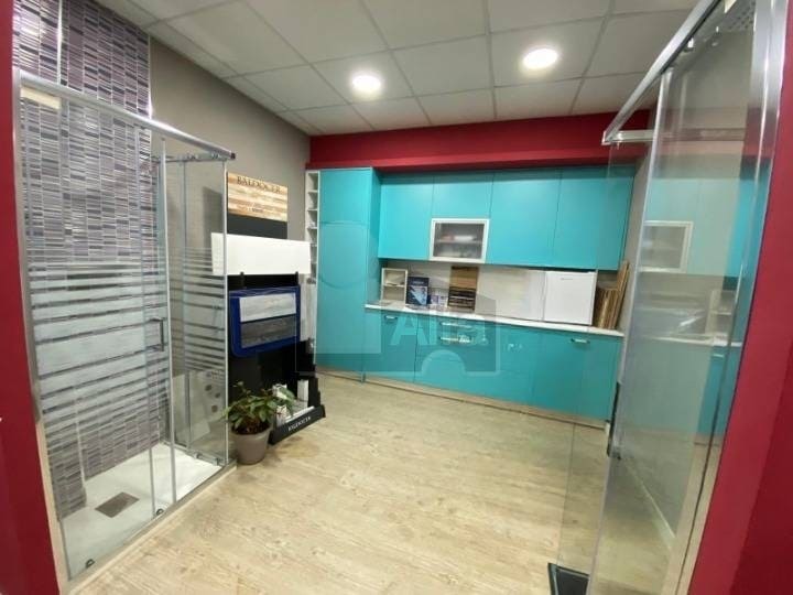 Retail in Fuenlabrada, Madrid to rent - Interior Photo - Image 2 of 2