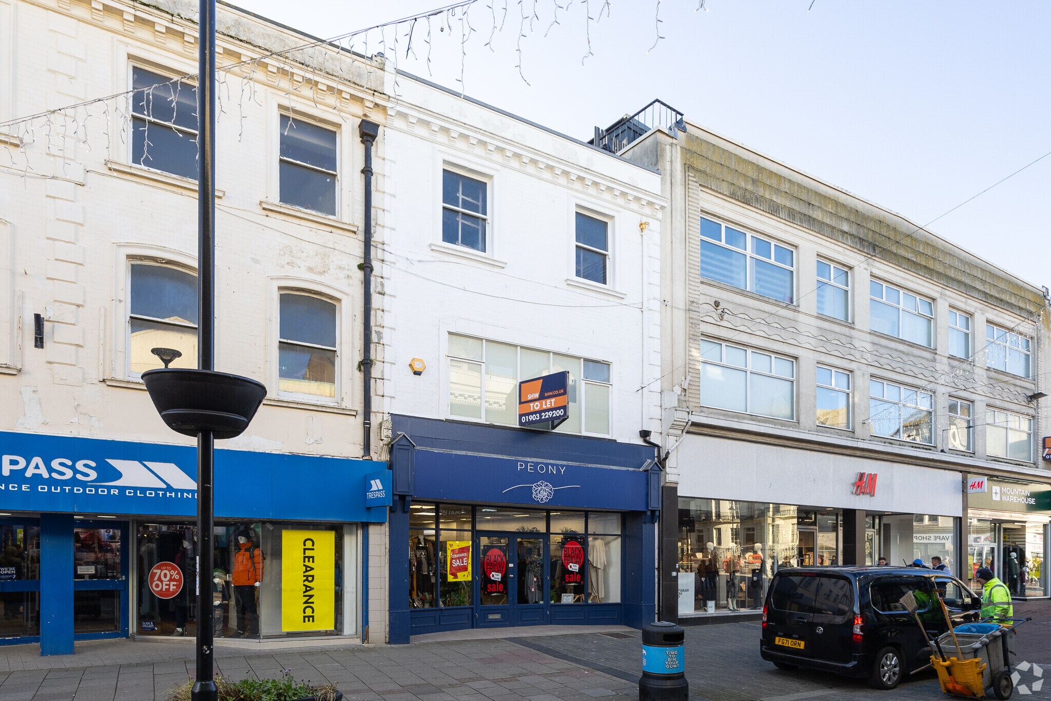 29 Montague St, Worthing to rent Primary Photo- Image 1 of 3