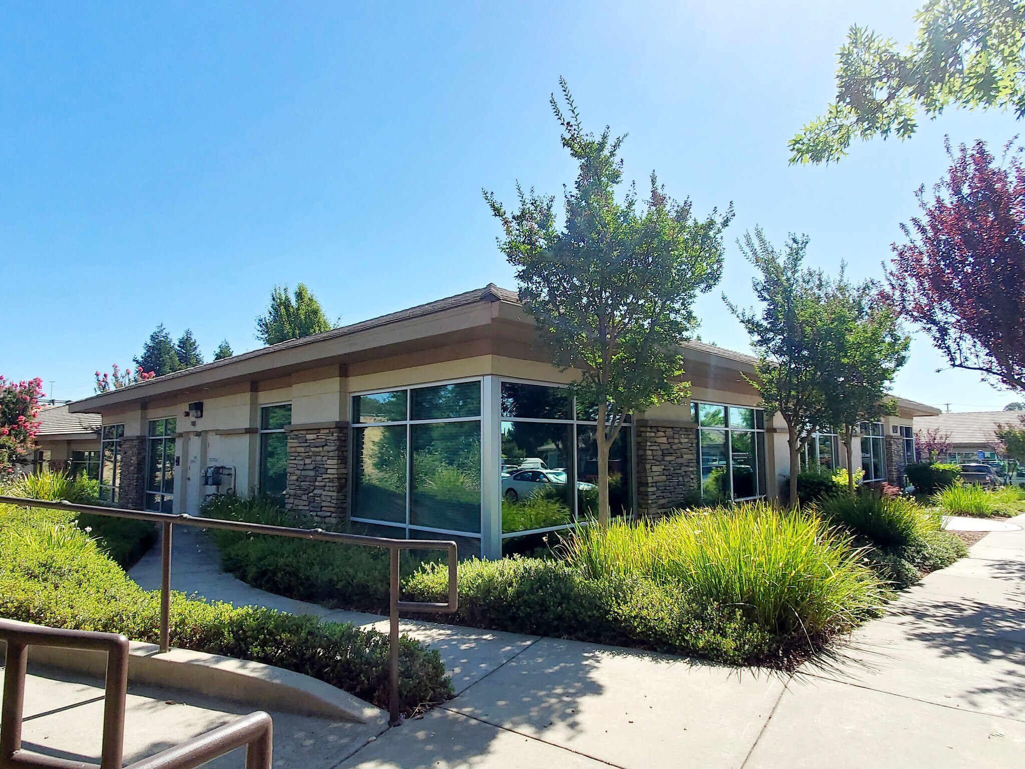 1217 Pleasant Grove Blvd, Roseville, CA for sale Primary Photo- Image 1 of 1