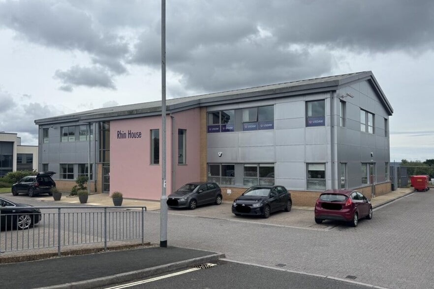 24 William Prance Rd, Plymouth to rent - Building Photo - Image 3 of 3